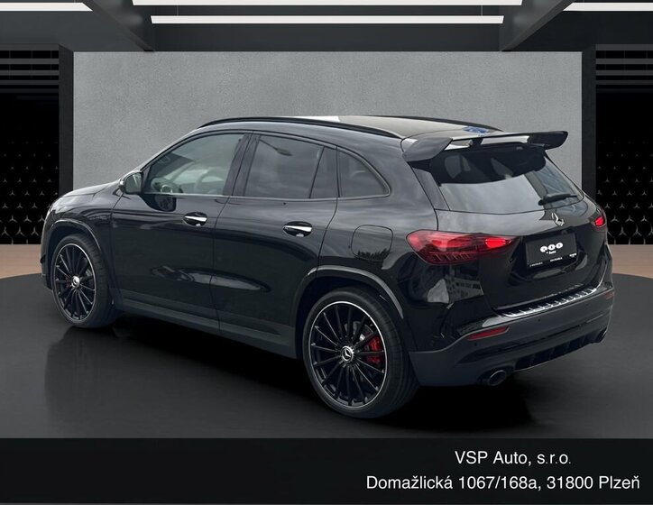 Mercedes-Benz GLA SUV / Terénní 2,0 l 235 kw