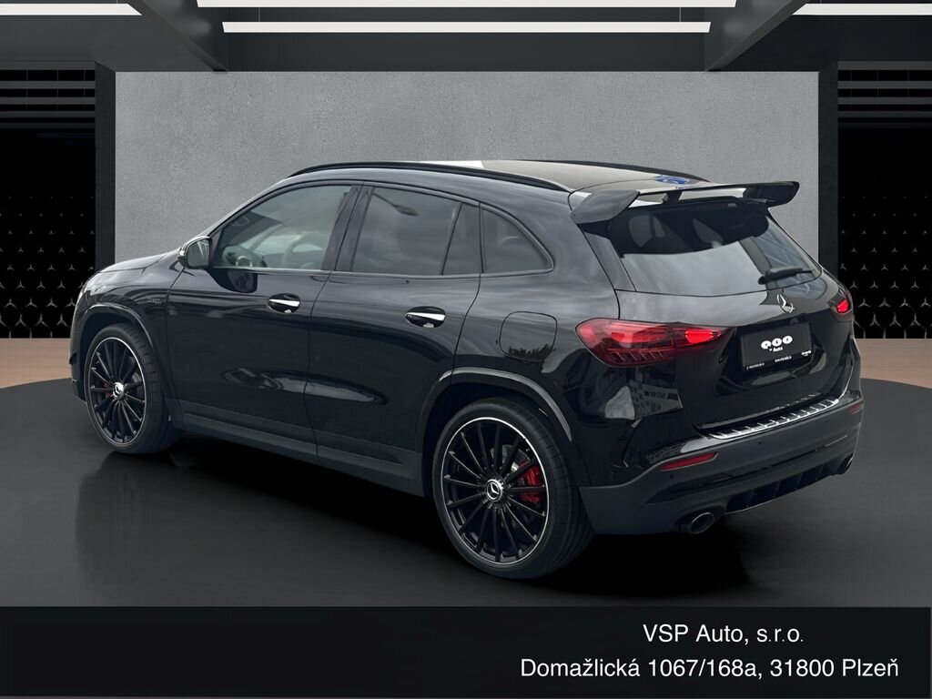 Mercedes-Benz GLA SUV / Terénní 2,0 l 235 kw