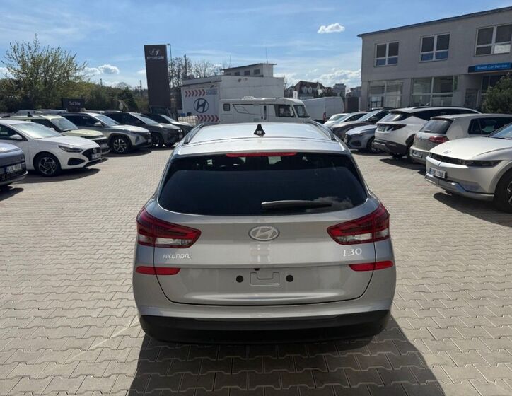 Hyundai i30 4