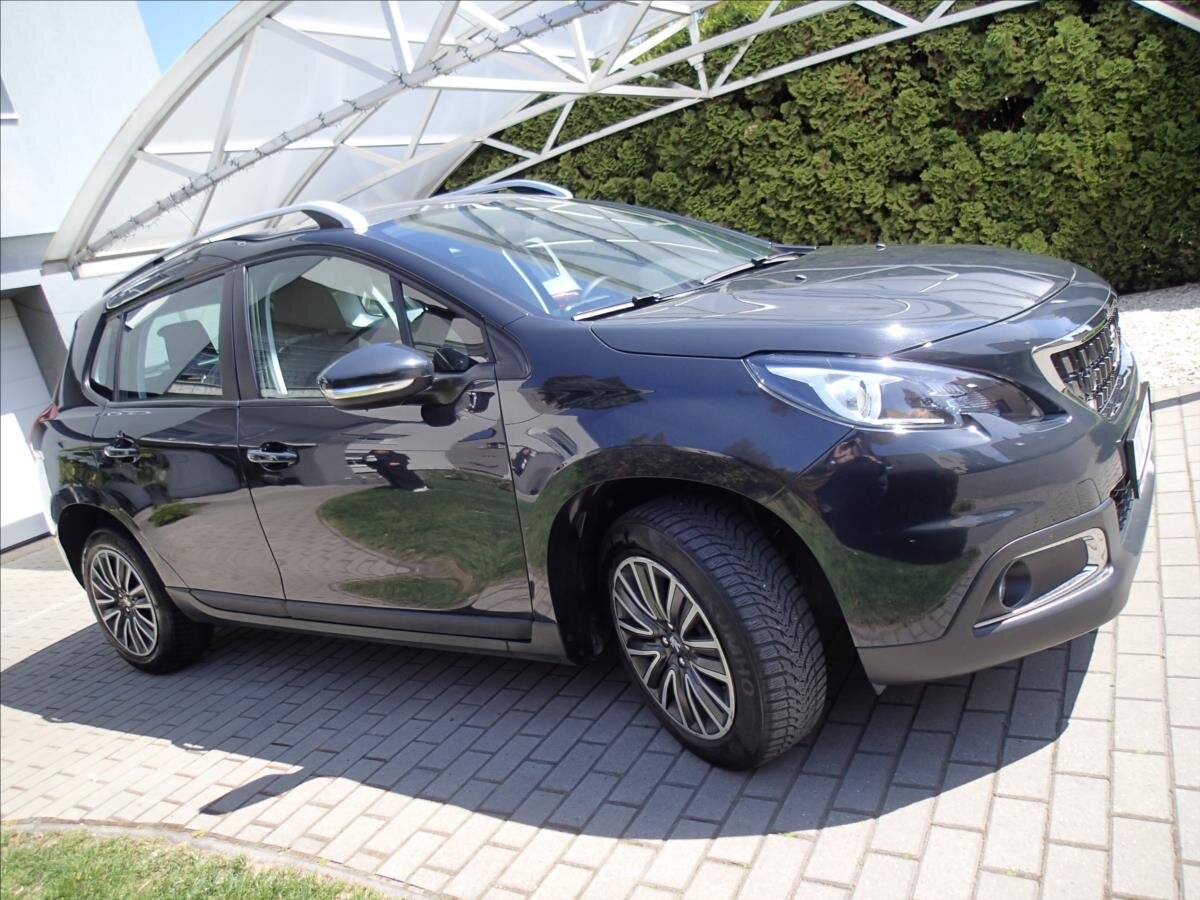 Peugeot 2008 Kombi 1,2 l 61 kw