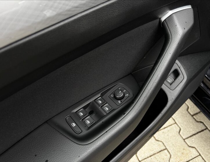 Volkswagen Passat Kombi 1,5 l 110 kw