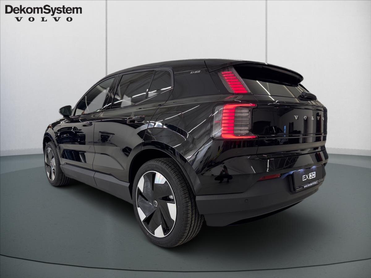 Volvo EX30 SUV / Terénní 0,0 200 kw