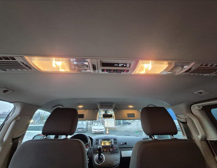 Volkswagen Multivan 21