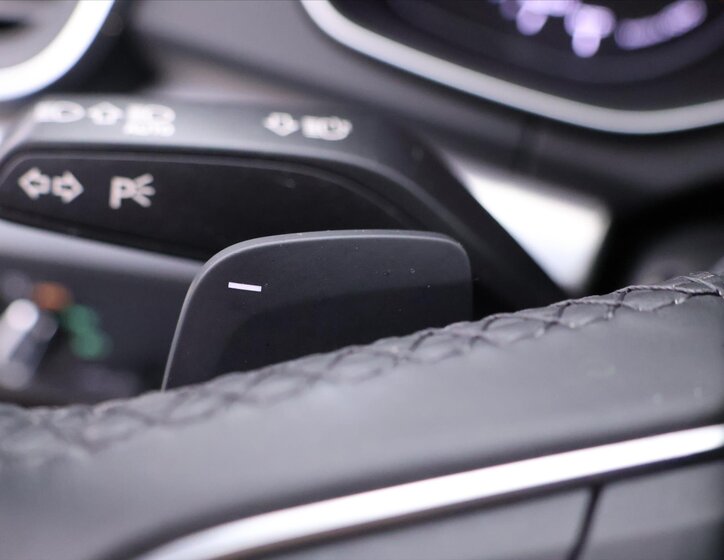 Audi Q5 SUV / Terénní 2,0 l 150 kw