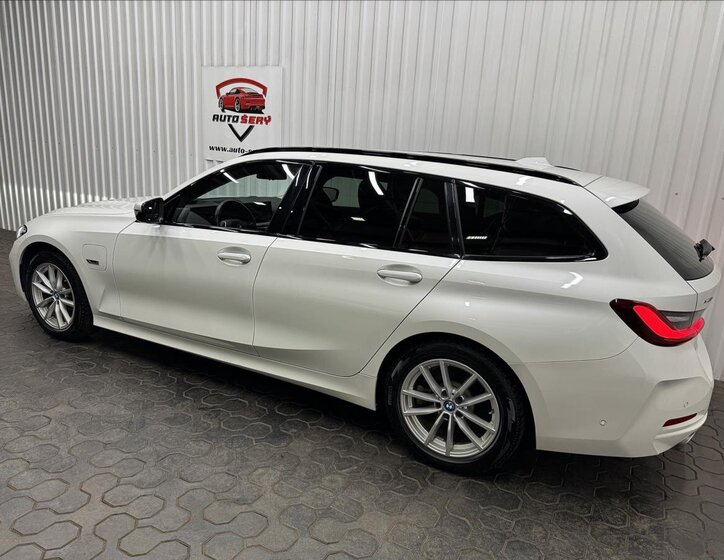 BMW Řada 3 Kombi 2,0 l 215 kw