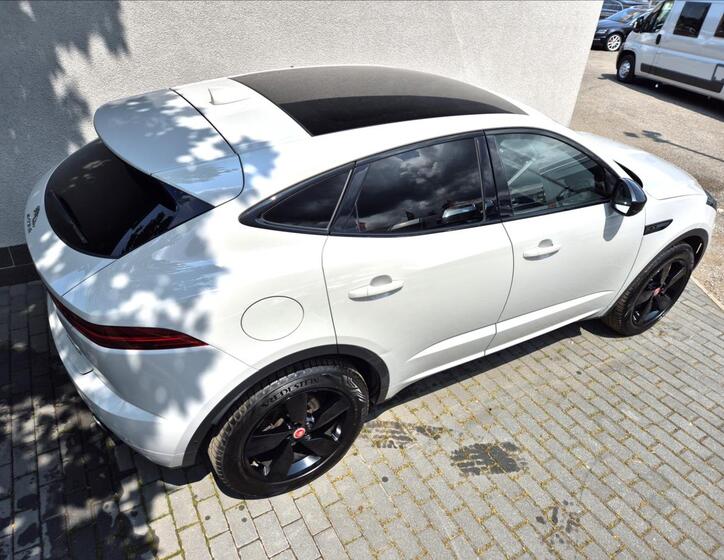 Jaguar E-Pace 8
