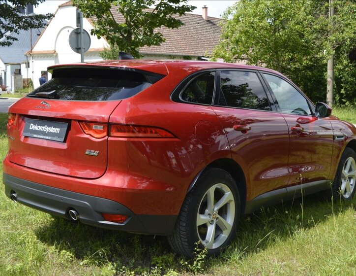 Jaguar F-Pace SUV / Terénní 2,0 l 177 kw