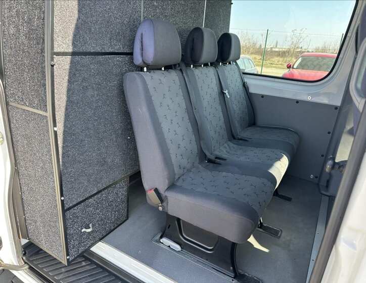 Volkswagen Crafter Skříň 2,0 l 120 kw