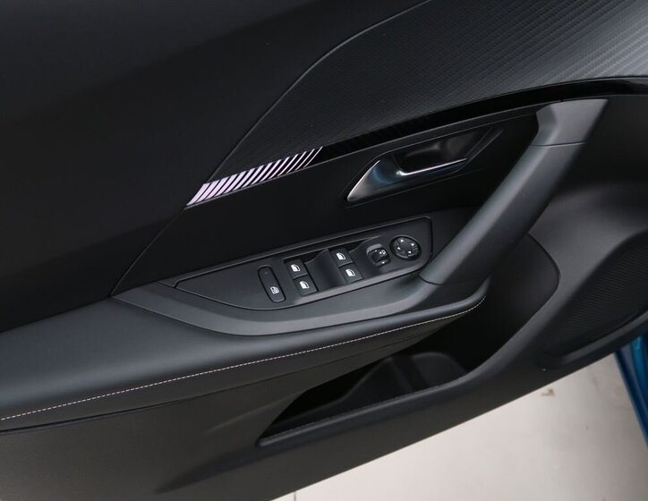 Peugeot 2008 SUV / Terénní 1,2 l 74 kw