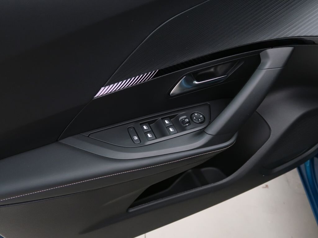 Peugeot 2008 SUV / Terénní 1,2 l 74 kw