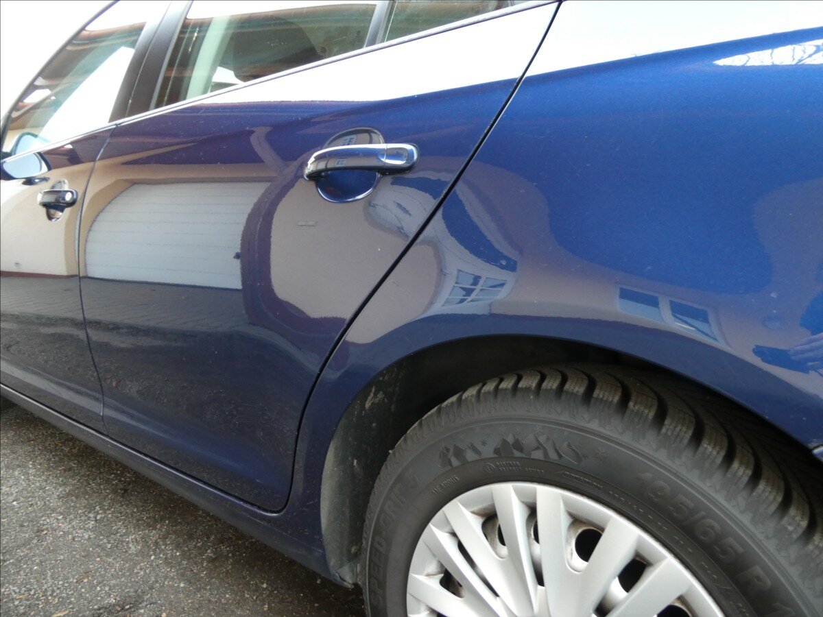 Volkswagen Golf Kombi 1,2 l 77 kw