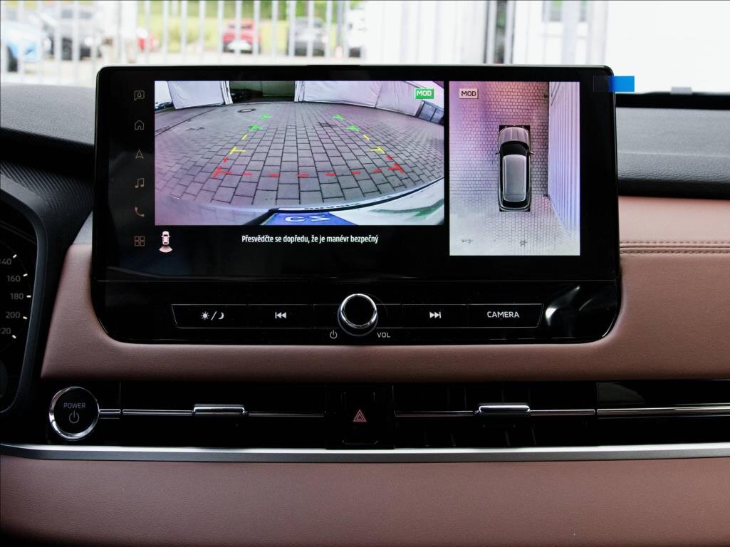 Mitsubishi Outlander SUV 2,4 l 225 kw