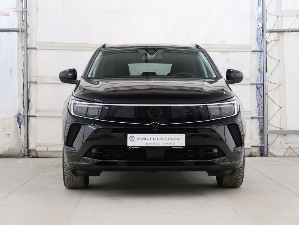 Opel Grandland SUV 1,2 l 96 kw