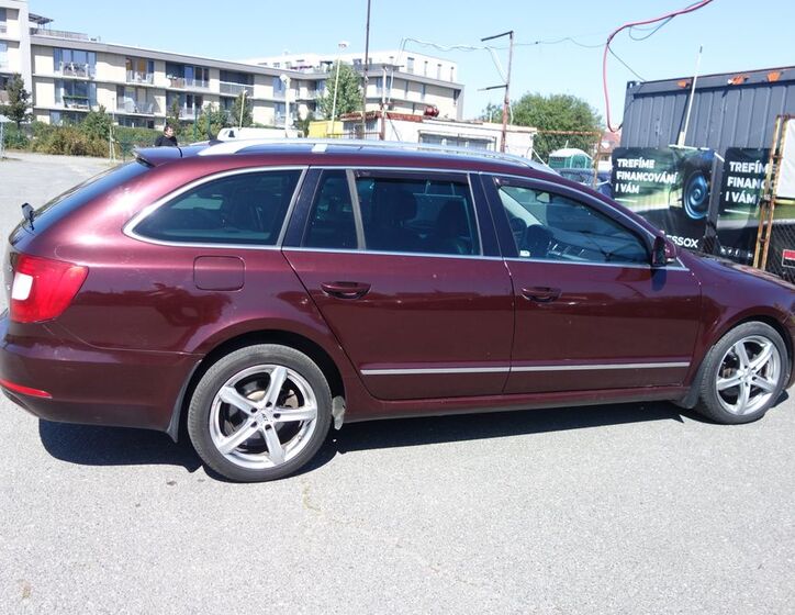 Škoda Superb 12