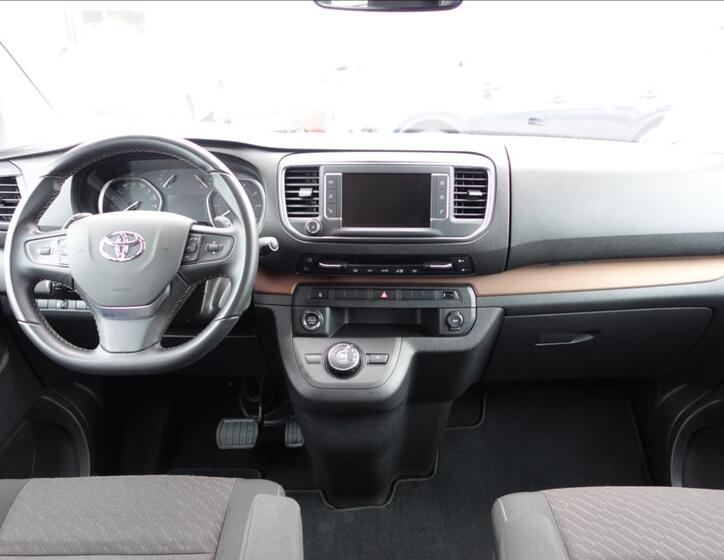 Toyota ProAce Verso 9