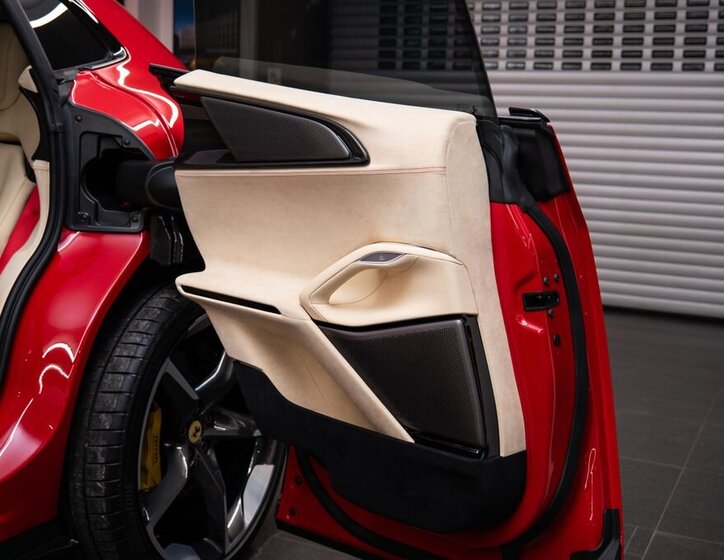 Ferrari Ostatní Hatchback 6,5 l 529 kw