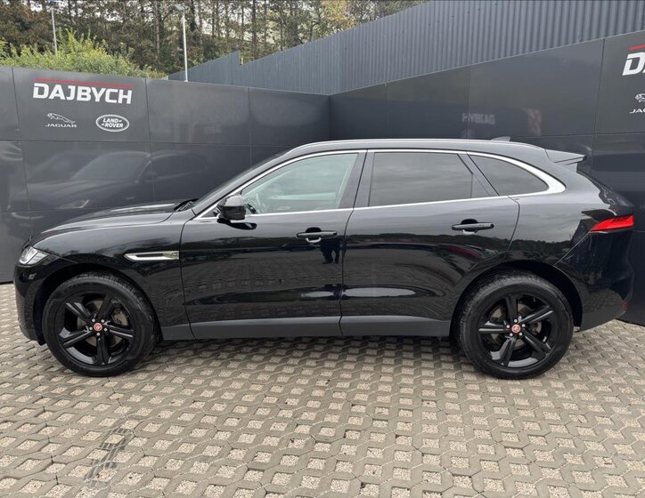 Jaguar F-Pace SUV / Terénní 3,0 l 221 kw