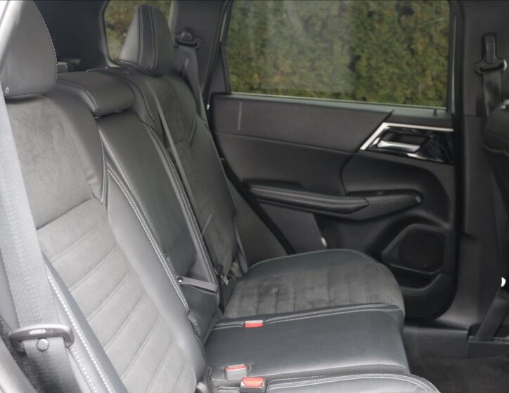 Mitsubishi Outlander 52