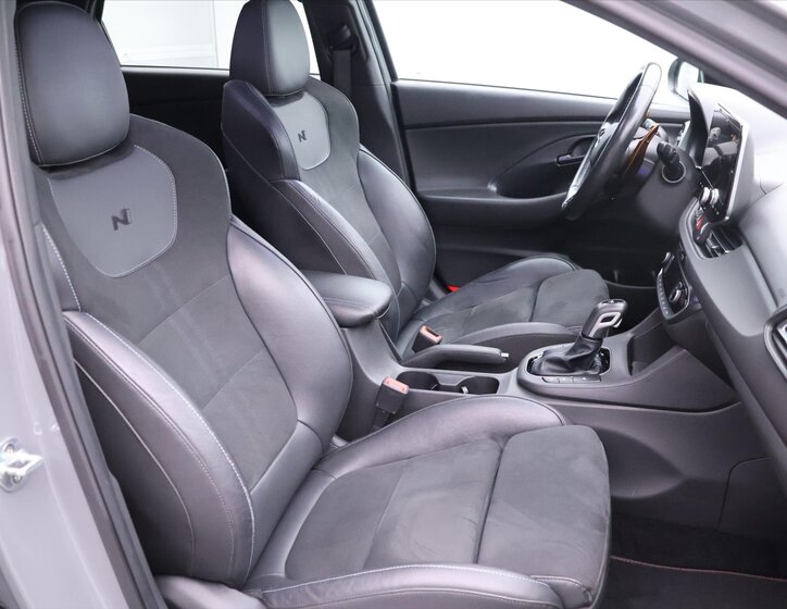 Hyundai i30 Liftback 2,0 l 206 kw