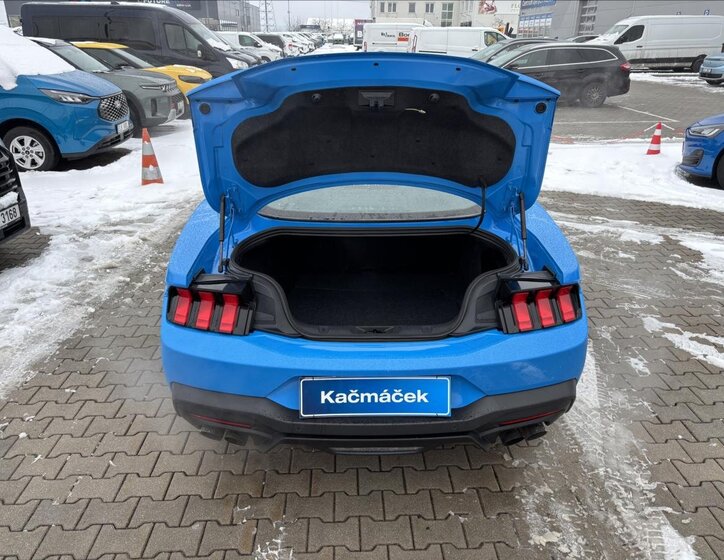 Ford Mustang Kupé 5,0 l 328 kw