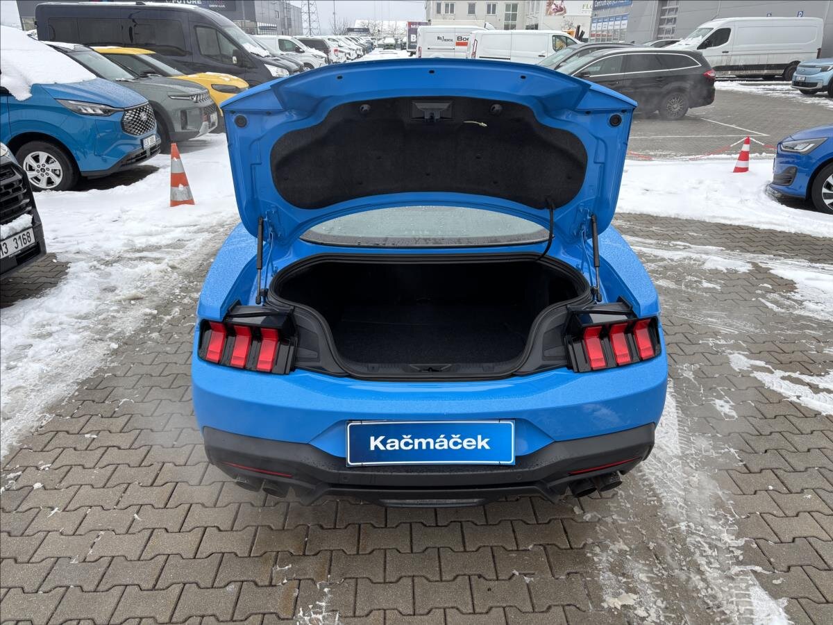 Ford Mustang Kupé 5,0 l 328 kw