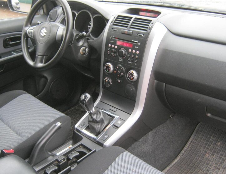 Suzuki Grand Vitara 11