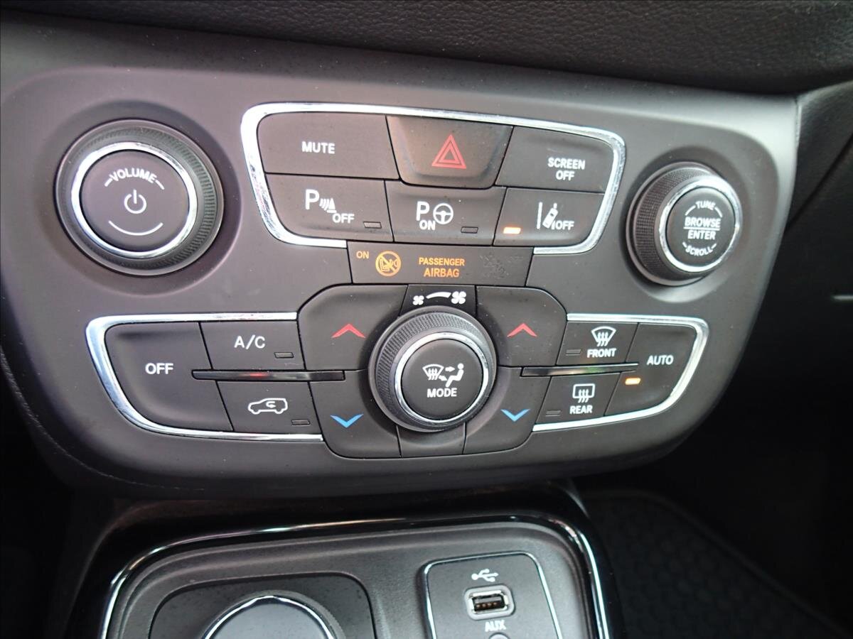 Jeep Compass SUV / Terénní 2,0 l 103 kw