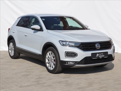 Volkswagen T-Roc CUV / Crossover 1,5 l 110 kw