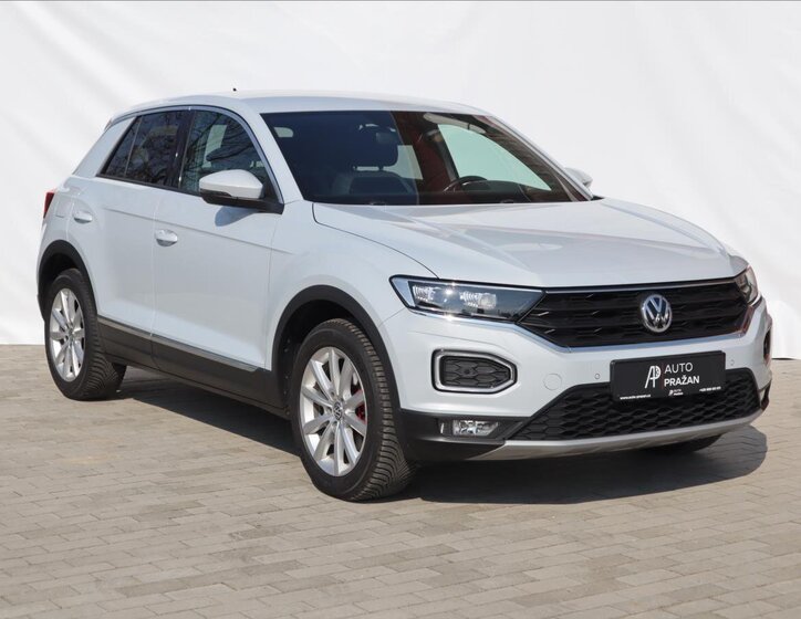 Volkswagen T-Roc CUV / Crossover 1,5 l 110 kw