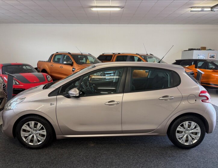 Peugeot 208 Hatchback 1,4 l 70 kw