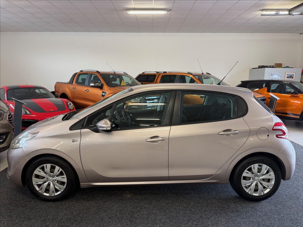 Peugeot 208 Hatchback 1,4 l 70 kw