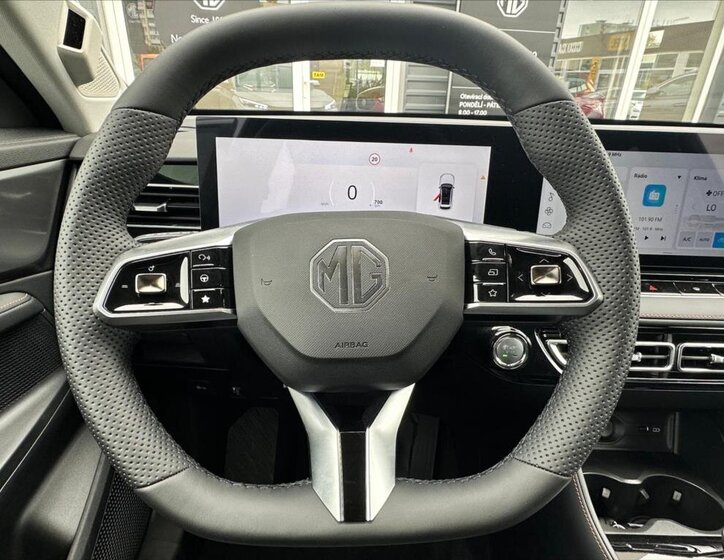 MG HS SUV / Terénní 1,5 l 125 kw