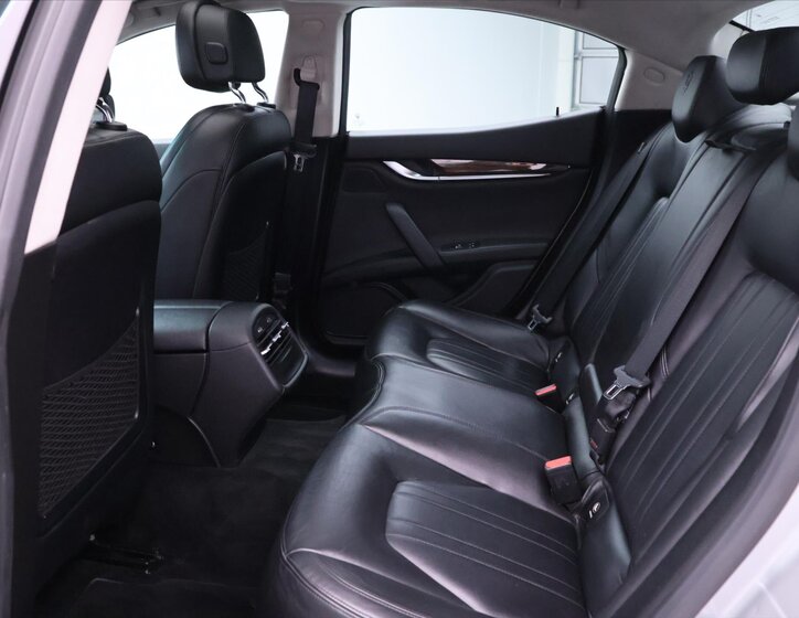 Maserati Ghibli Sedan 3,0 l 302 kw