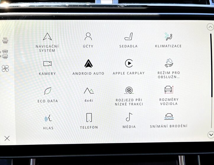 Land Rover Range Rover Velar SUV / Terénní 2,0 l 150 kw