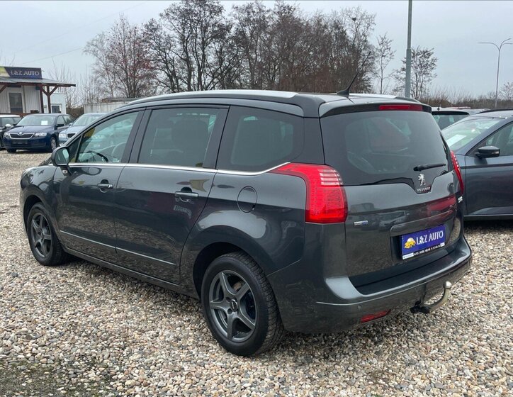 Peugeot 5008 4