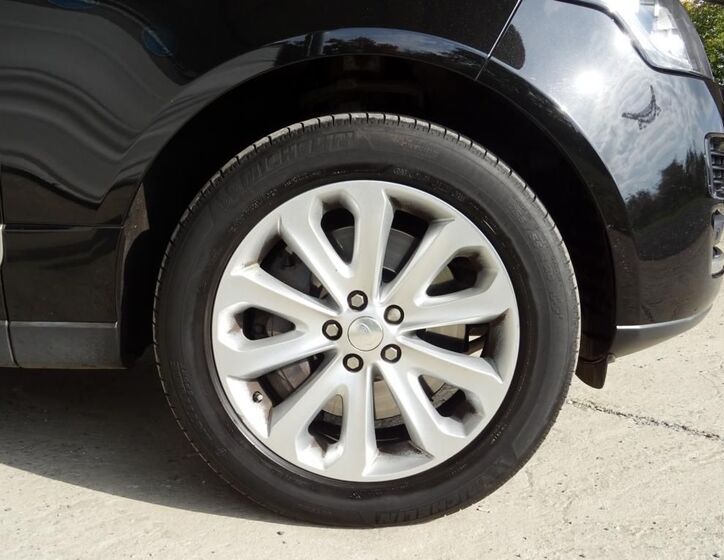 Land Rover Range Rover SUV 4,4 l 250 kw