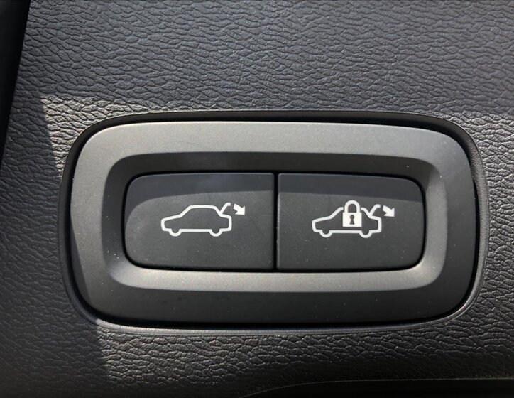 Volvo XC60 SUV / Terénní 2,0 l 145 kw