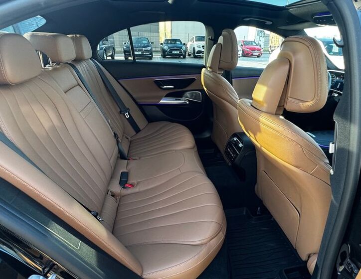 Mercedes-Benz Třídy E 12