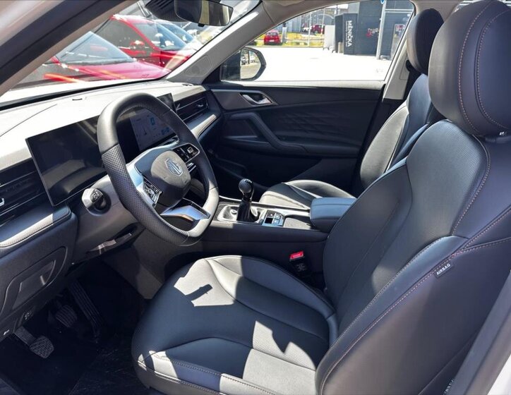 MG HS SUV 1,5 l 125 kw