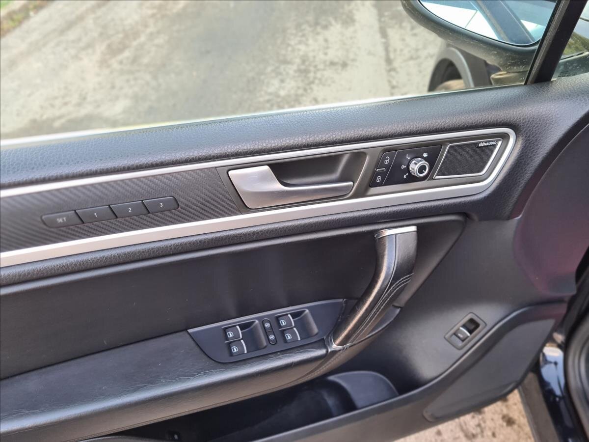 Volkswagen Touareg SUV 4,1 l 250 kw