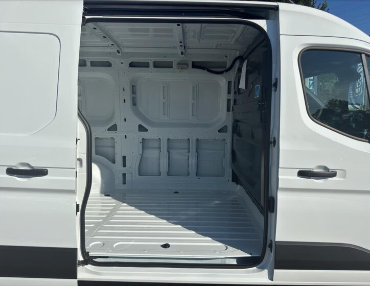 Nissan Interstar Ostatní 2,0 l 96 kw
