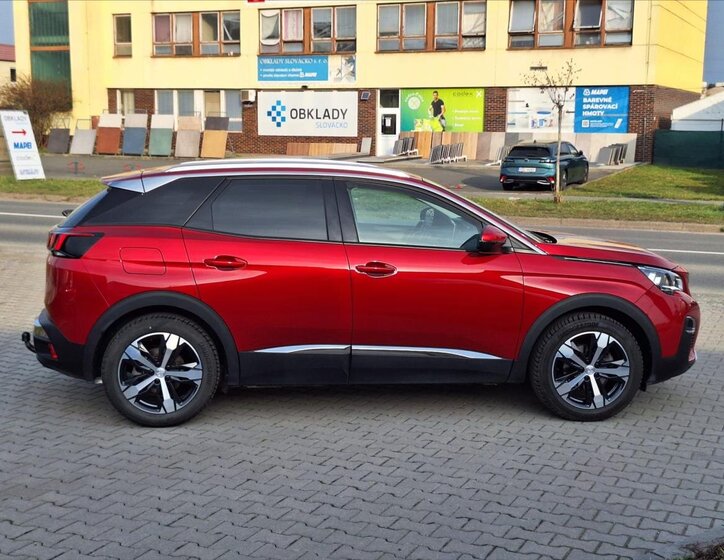 Peugeot 3008 SUV / Terénní 1,5 l 96 kw
