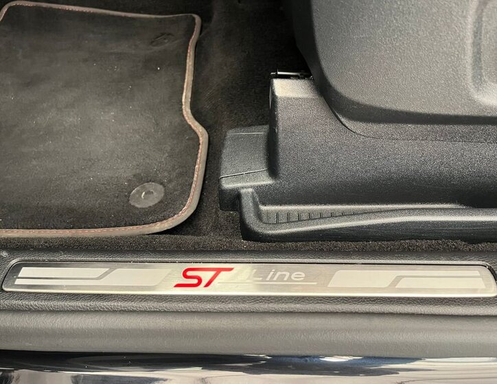 Ford S-MAX MPV 2,5 l 140 kw