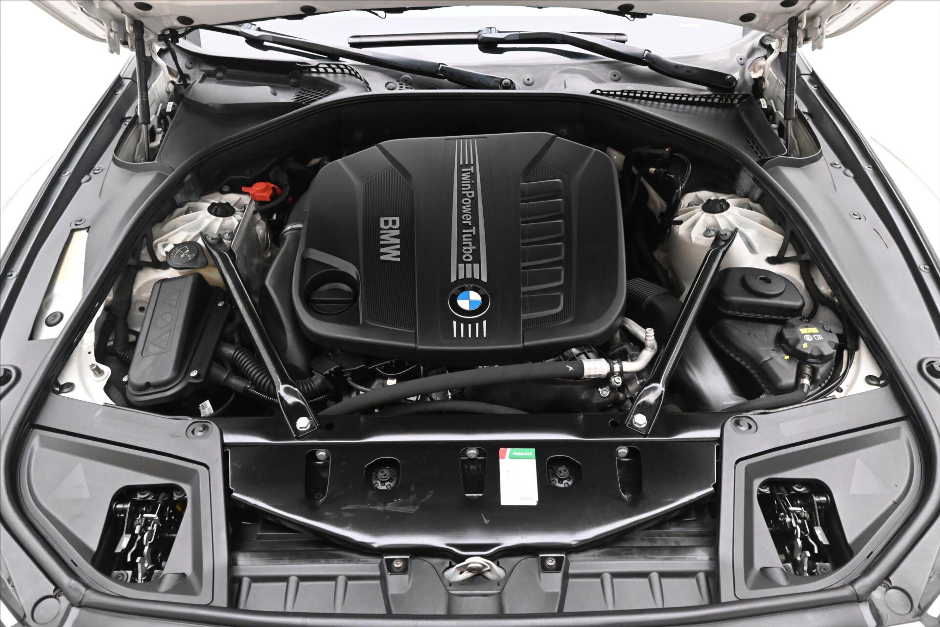 BMW Řada 5 Kombi 3,0 l 190 kw