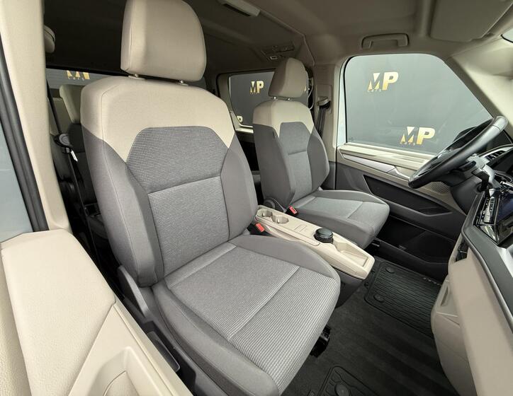 Volkswagen Multivan 14