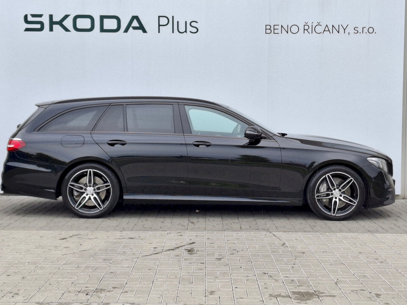 Mercedes-Benz Třídy E Kombi 3,0 l 320 kw