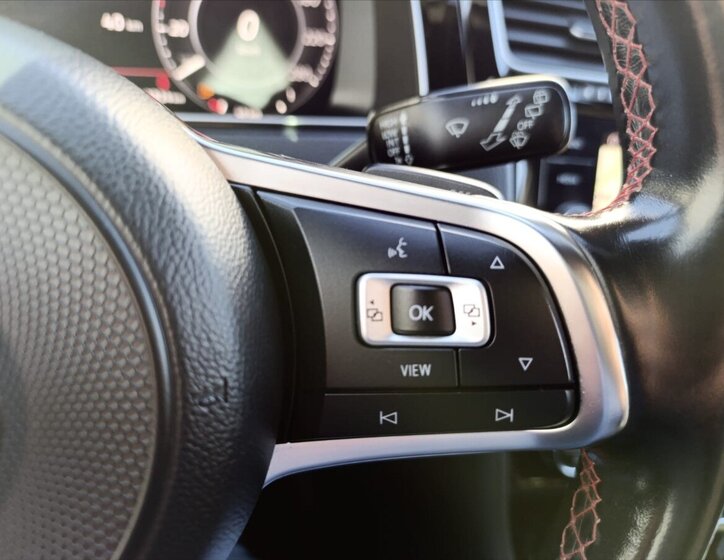 Volkswagen Golf Hatchback 2,0 l 180 kw