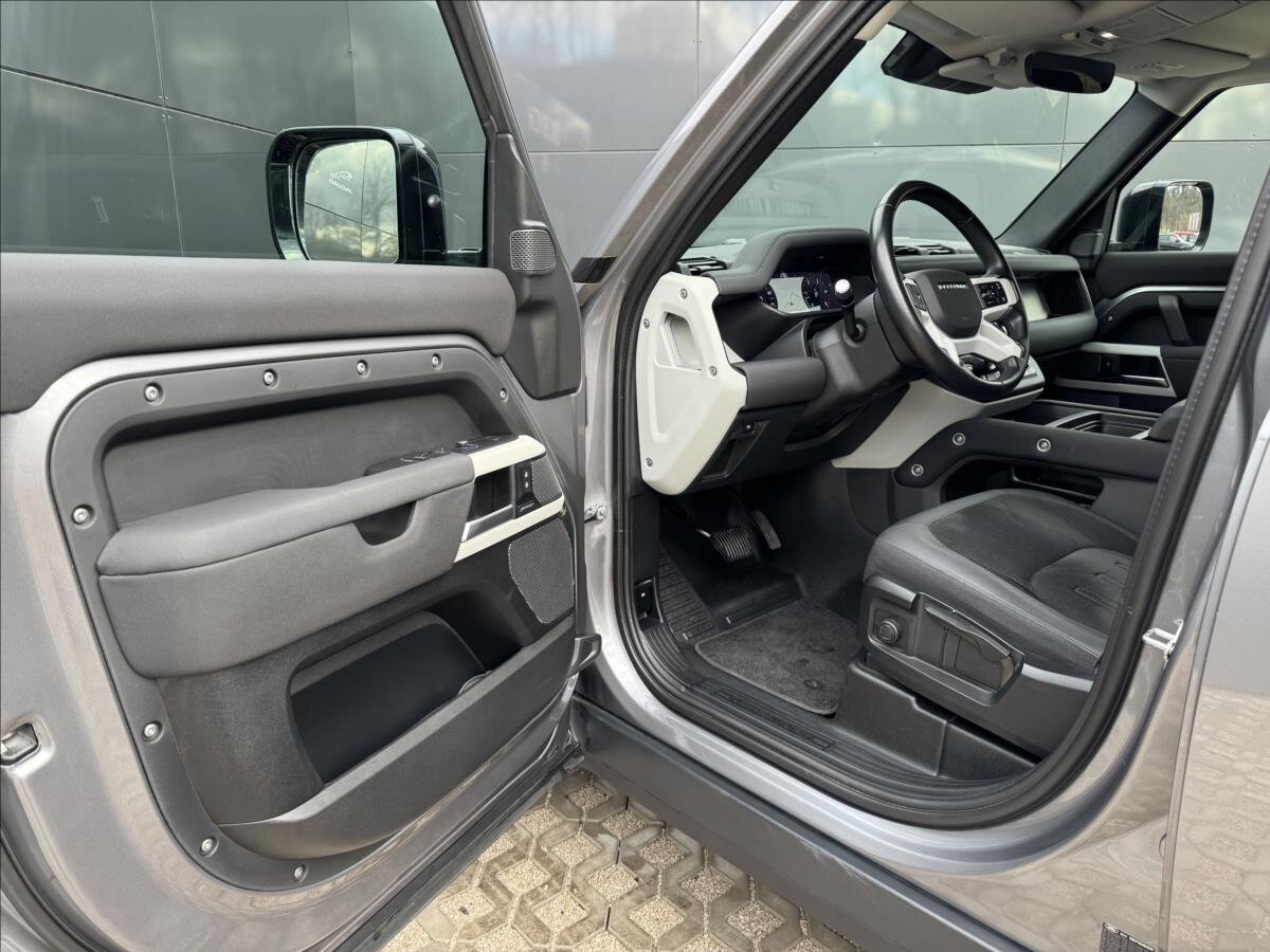 Land Rover Defender SUV 3,0 l 221 kw
