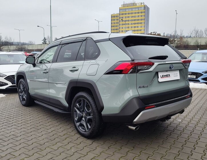 Toyota RAV4 Kombi 2,5 l 131 kw