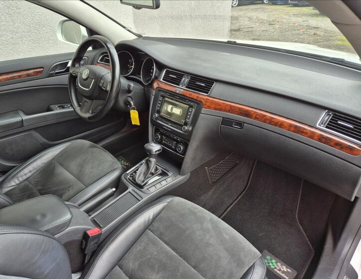 Škoda Superb 24